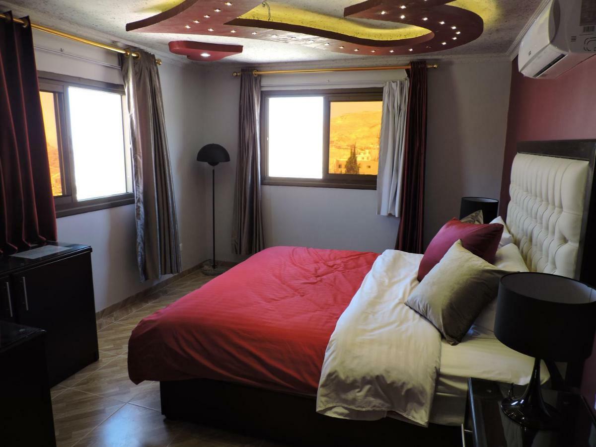 Valentine Inn Luxury Wadi Musa Exterior foto