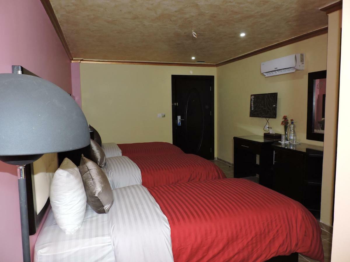 Valentine Inn Luxury Wadi Musa Exterior foto